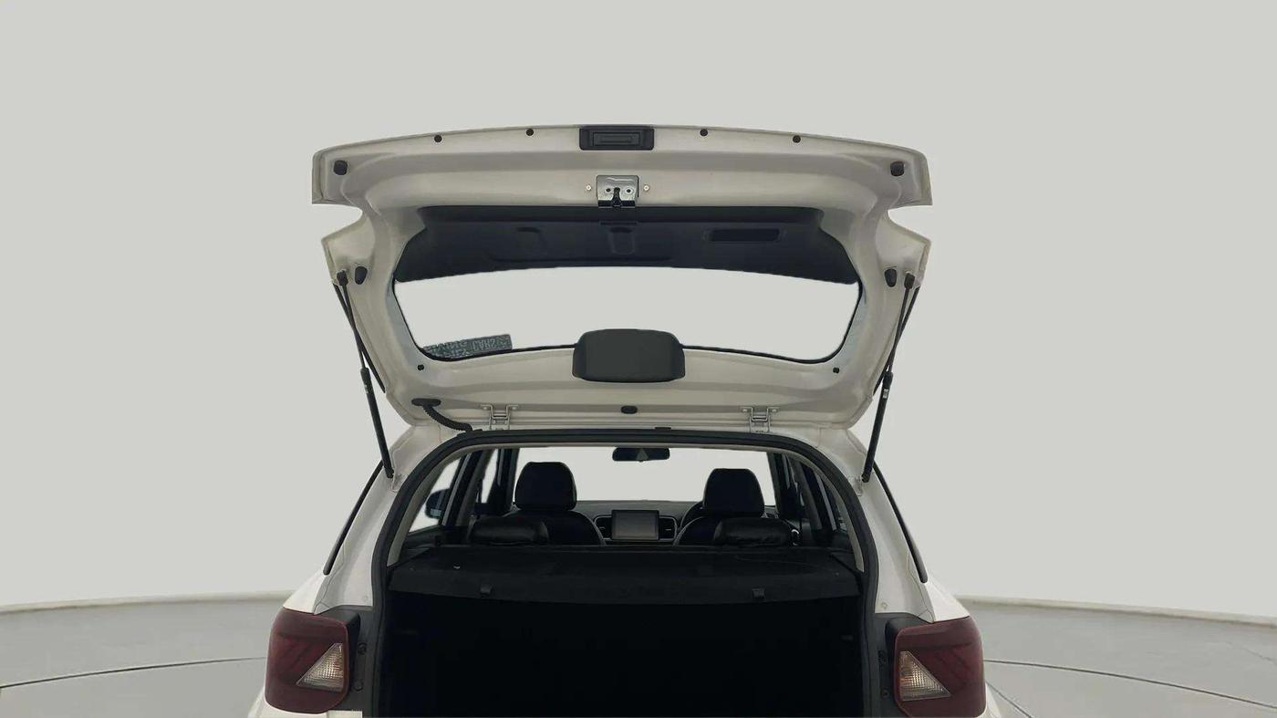 2022 Hyundai VENUE S+ 1.2, Petrol, Manual, 10,968 km, Boot Door Open