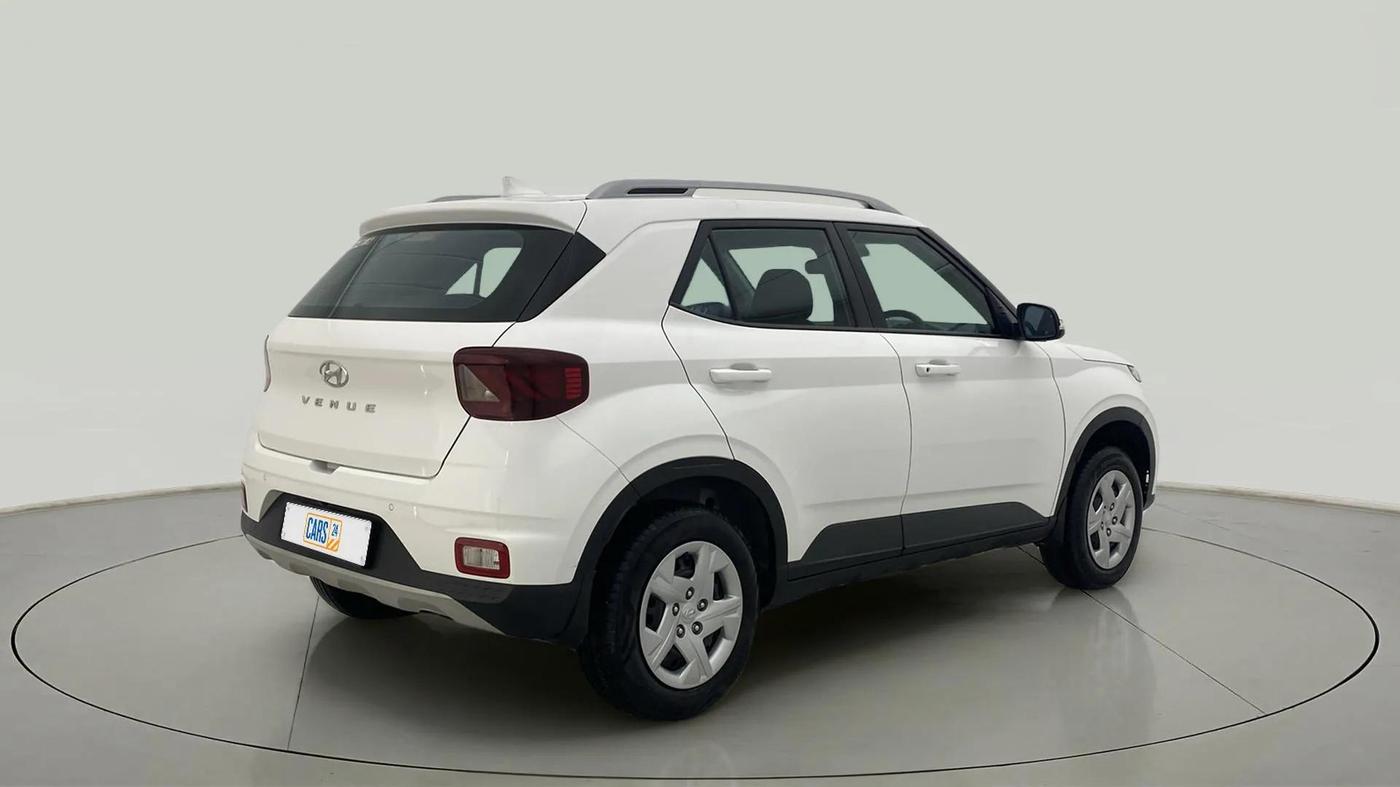 2022 Hyundai VENUE S+ 1.2, Petrol, Manual, 10,968 km, Right Back Diagonal
