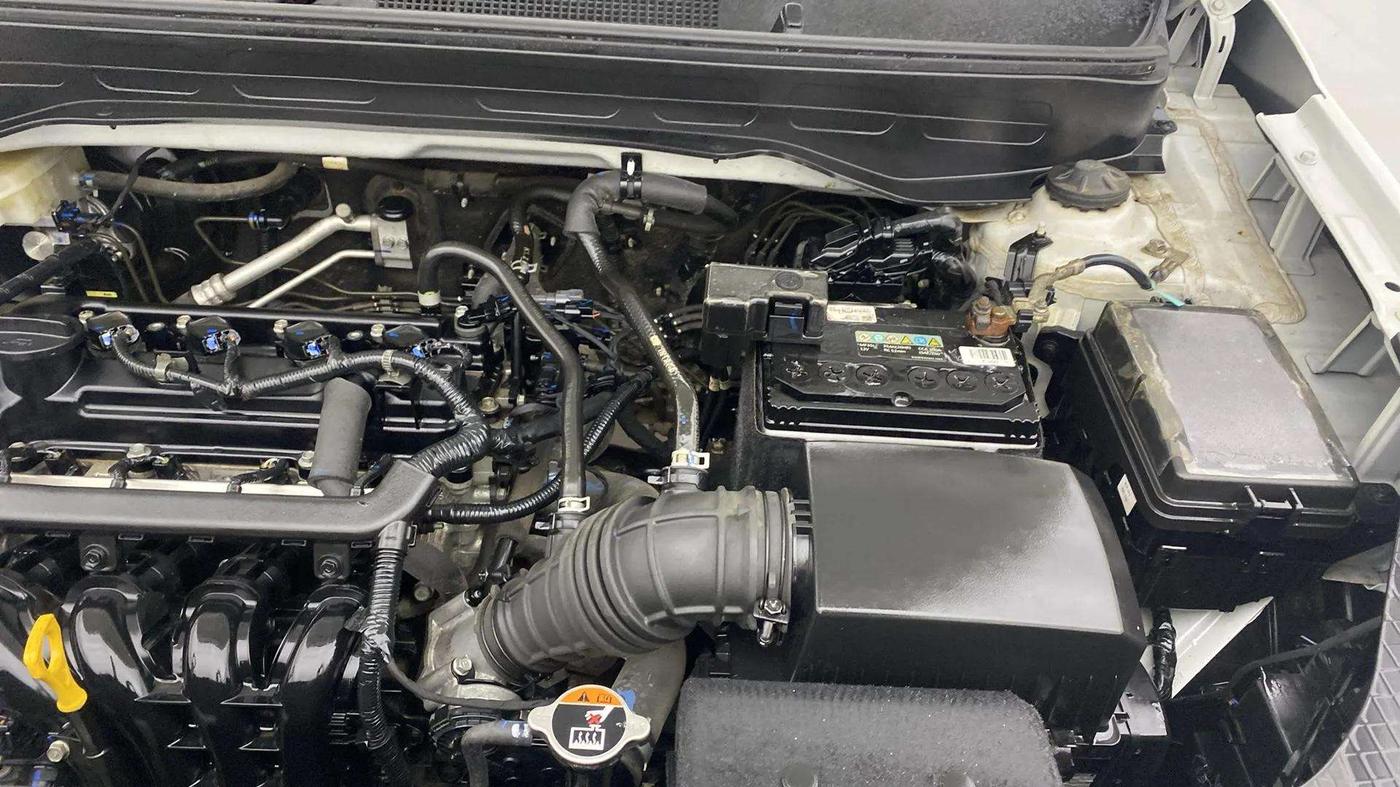 2022 Hyundai VENUE S+ 1.2, Petrol, Manual, 10,968 km, Engine View - Left