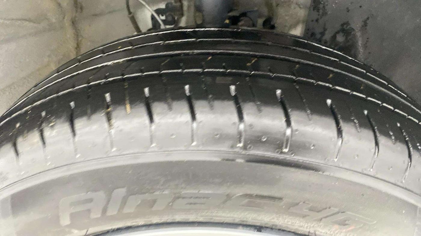 2022 Hyundai VENUE S+ 1.2, Petrol, Manual, 10,968 km, Right Front Tyre Tread