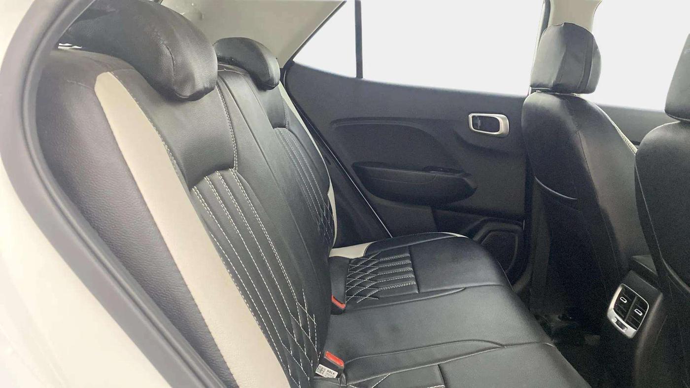 2022 Hyundai VENUE S+ 1.2, Petrol, Manual, 10,968 km, Right Side Rear Door Cabin