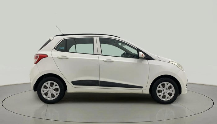 2015 Hyundai Grand i10 SPORTZ 1.2 KAPPA VTVT, Petrol, Manual, 43,596 km, Right Side View