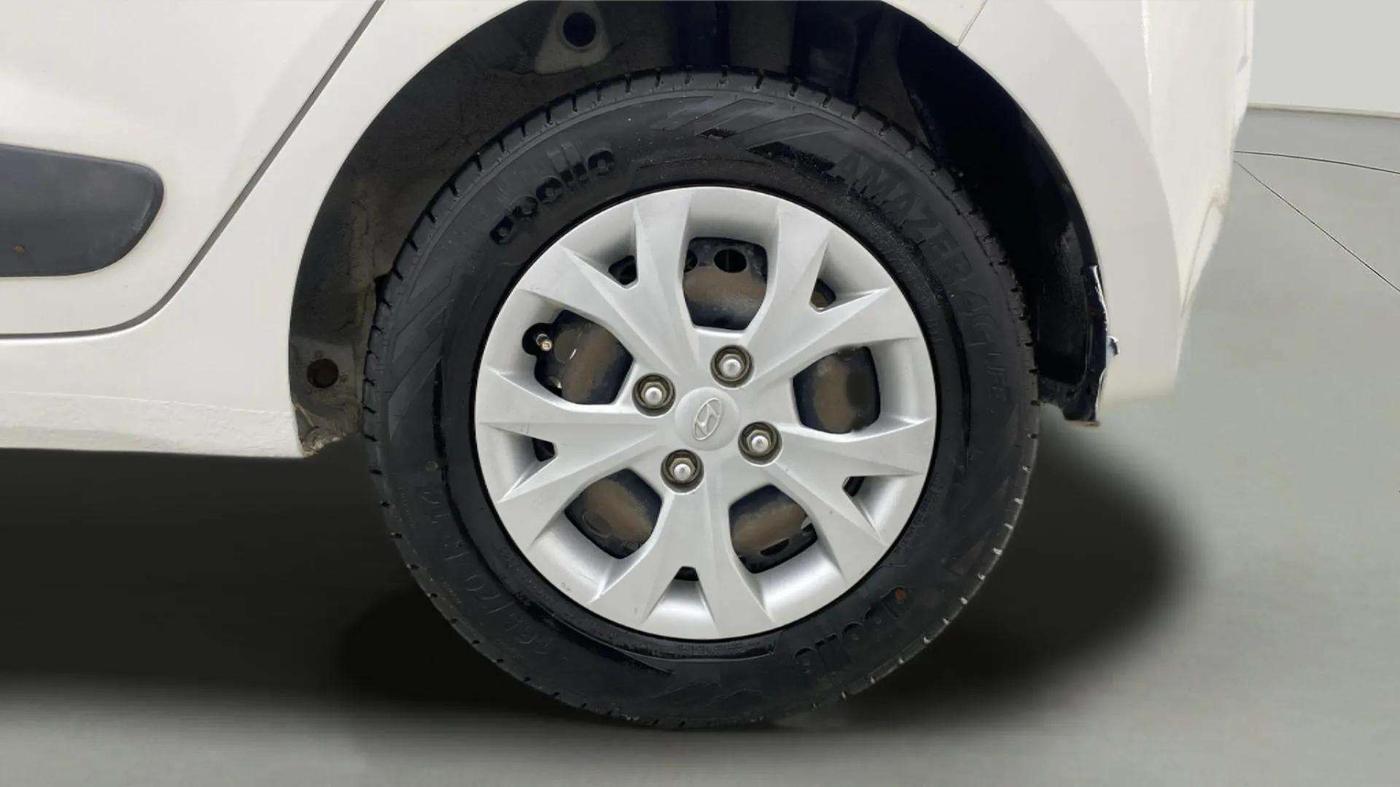 2015 Hyundai Grand i10 SPORTZ 1.2 KAPPA VTVT, Petrol, Manual, 43,645 km, Left Rear Wheel
