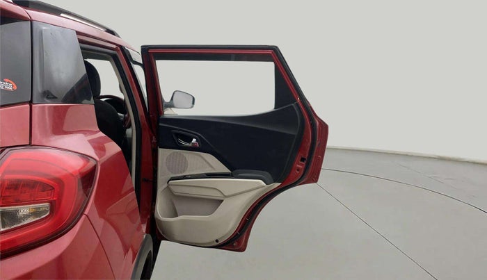 2021 Mahindra XUV300 W8 1.2 PETROL, Petrol, Manual, 38,662 km, RHS Rear Door
