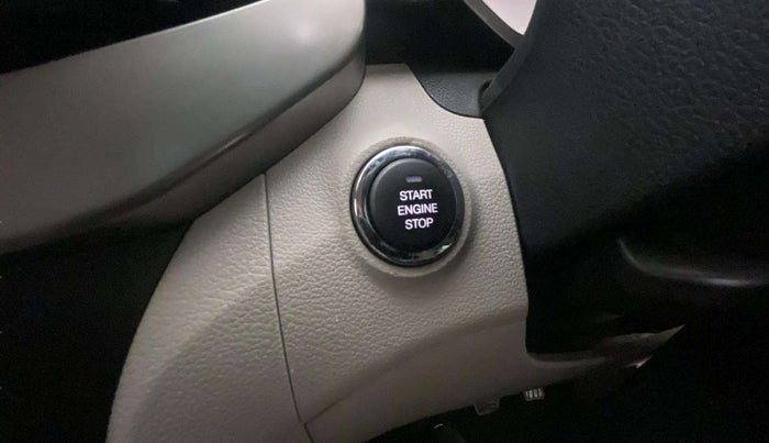 2021 Mahindra XUV300 W8 1.2 PETROL, Petrol, Manual, 38,662 km, Keyless Start/ Stop Button