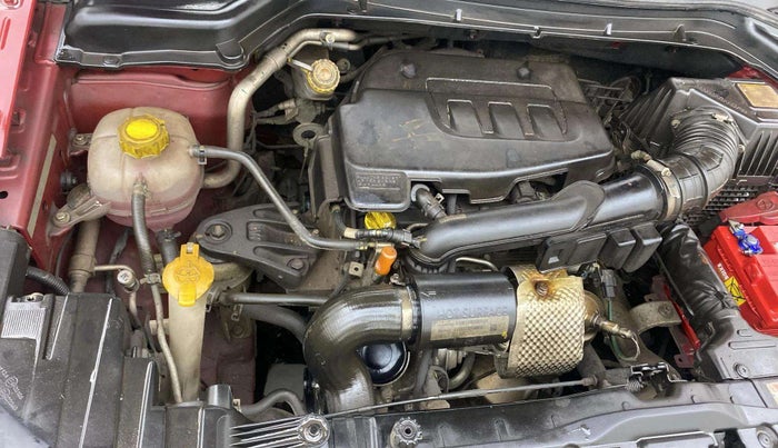 2021 Mahindra XUV300 W8 1.2 PETROL, Petrol, Manual, 38,662 km, Engine View - Right