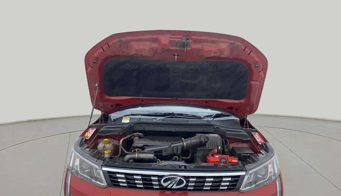 2021 Mahindra XUV300 W8 1.2 PETROL, Petrol, Manual, 38,662 km, Open Bonet