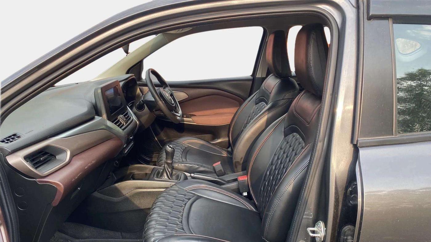 2023 Maruti FRONX DELTA PLUS 1.2MT, Petrol, Manual, 35,534 km, Right Side Front Door Cabin