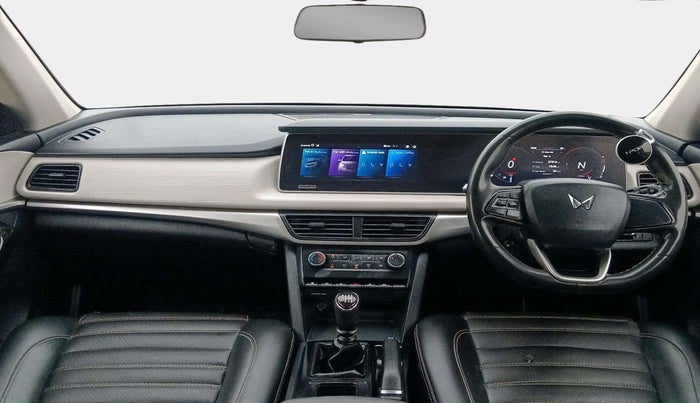 2022 Mahindra XUV700 AX 5 P MT 7 STR, Petrol, Manual, 58,089 km, Dashboard