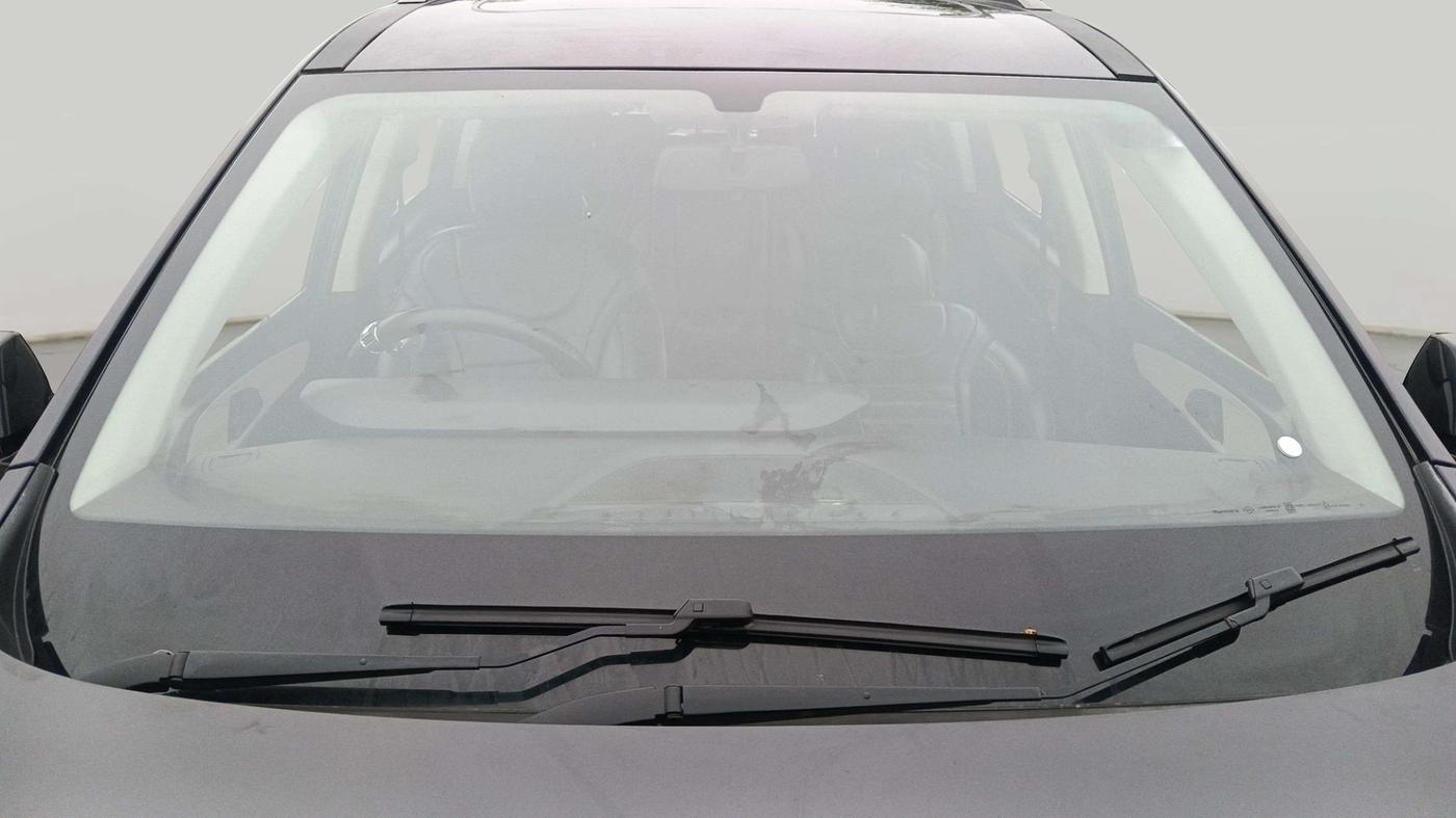 2022 Mahindra XUV700 AX 5 P MT 7 STR, Petrol, Manual, 58,089 km, Front Windshield