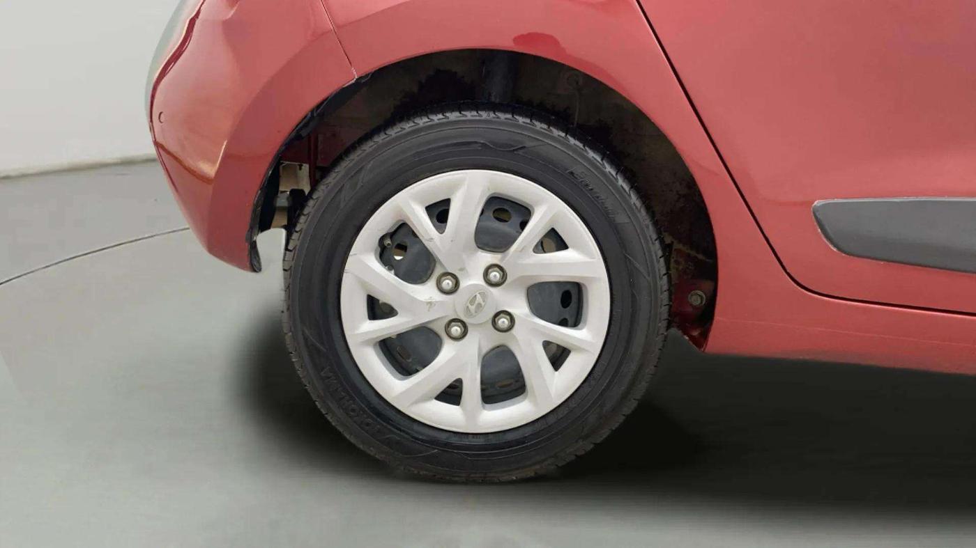 2019 Hyundai Grand i10 SPORTZ 1.2 KAPPA VTVT, Petrol, Manual, 33,844 km, Right Rear Wheel