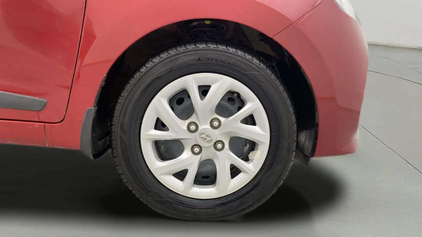 2019 Hyundai Grand i10 SPORTZ 1.2 KAPPA VTVT, Petrol, Manual, 33,844 km, Right Front Wheel
