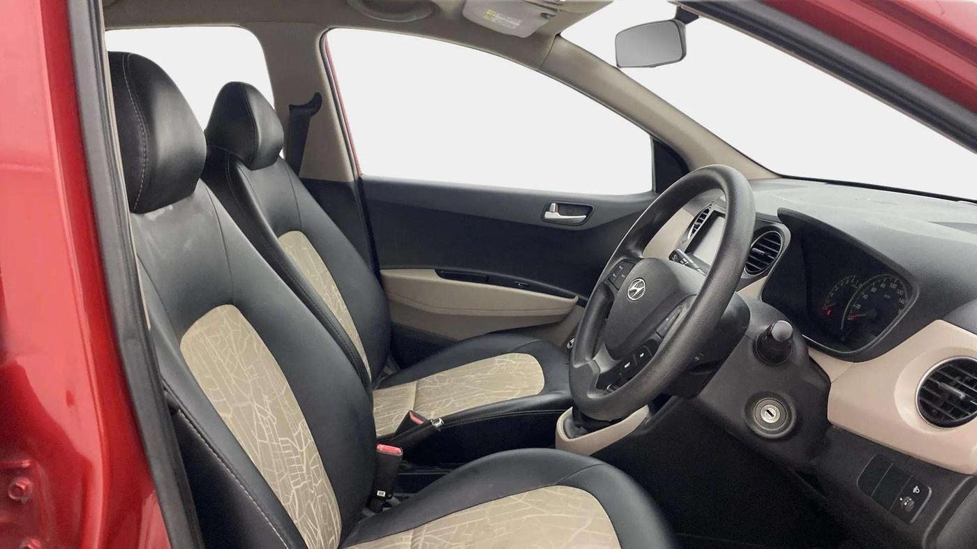 2019 Hyundai Grand i10 SPORTZ 1.2 KAPPA VTVT, Petrol, Manual, 33,844 km, Right Side Front Door Cabin