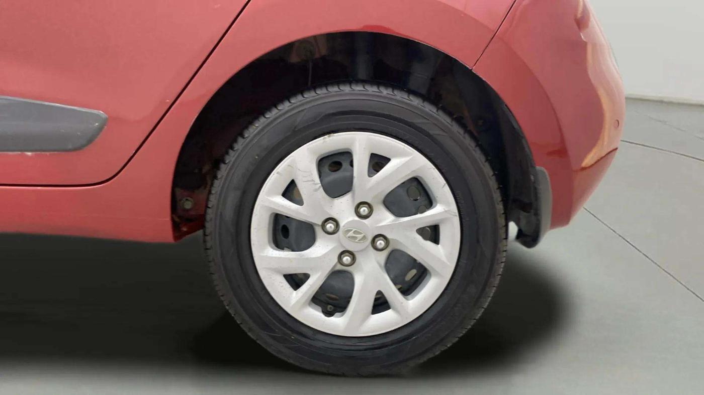 2019 Hyundai Grand i10 SPORTZ 1.2 KAPPA VTVT, Petrol, Manual, 33,844 km, Left Rear Wheel