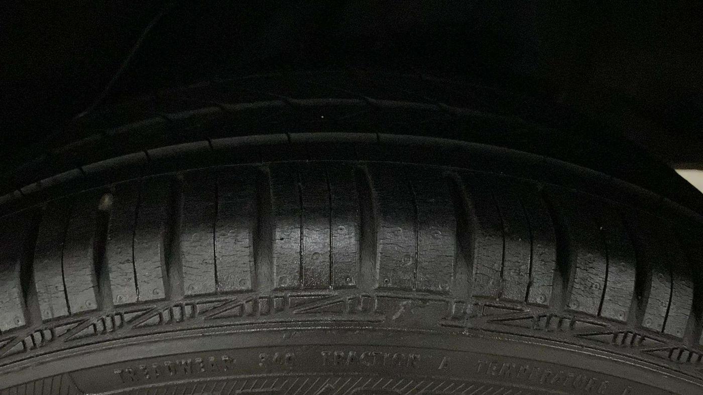 2015 Honda Amaze 1.2L I-VTEC S, Petrol, Manual, 40,672 km, Left Rear Tyre Tread