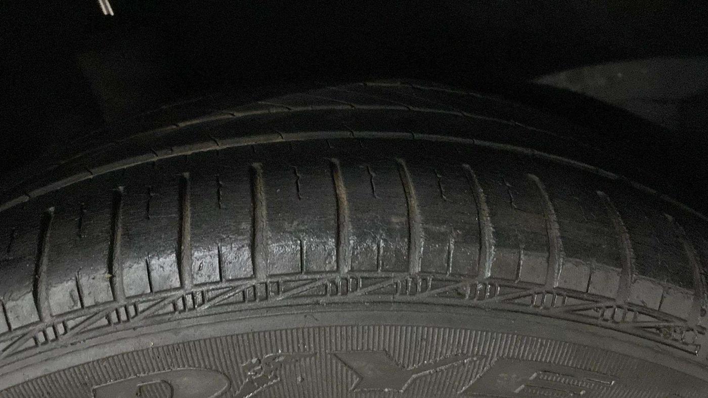 2015 Honda Amaze 1.2L I-VTEC S, Petrol, Manual, 40,672 km, Right Rear Tyre Tread