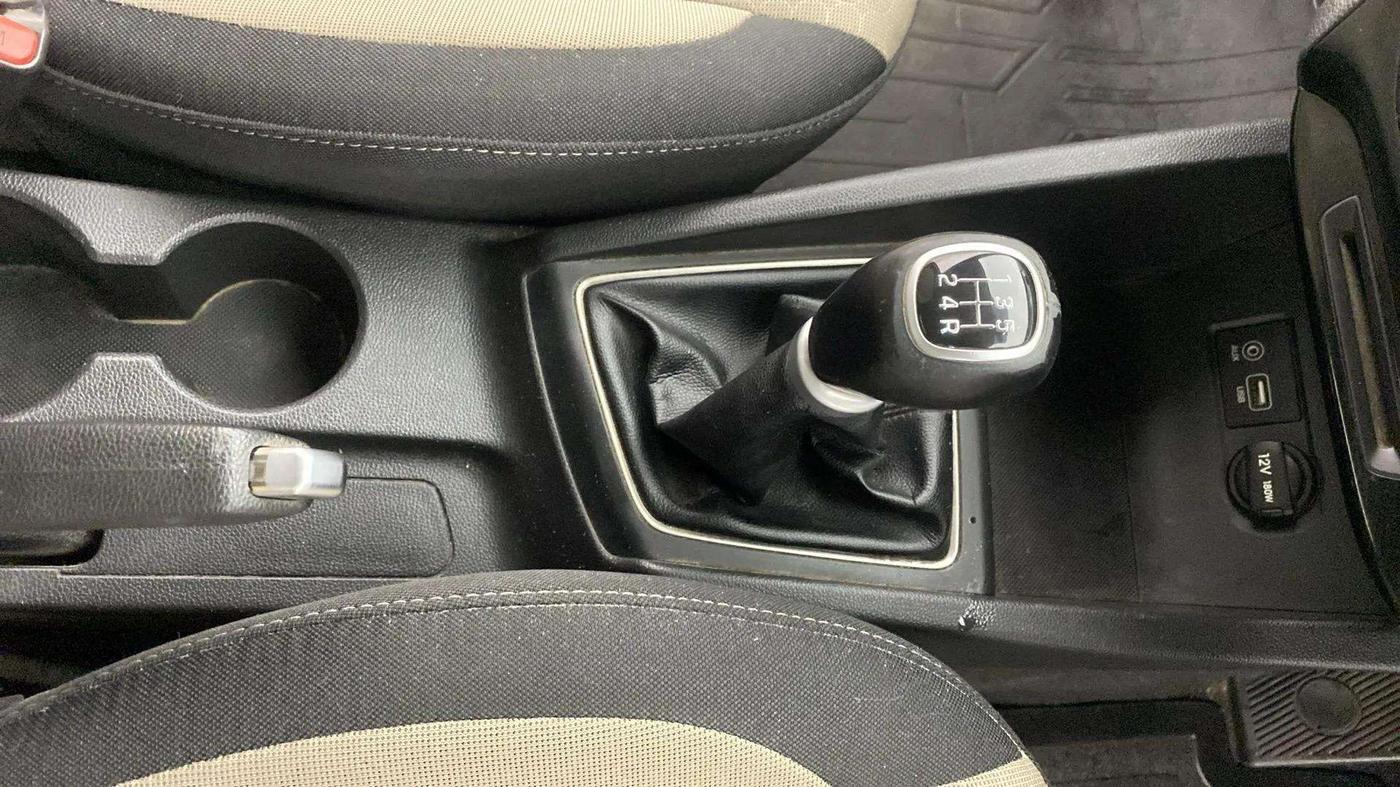 2015 Hyundai Elite i20 ASTA 1.2, Petrol, Manual, 59,293 km, Gear Lever
