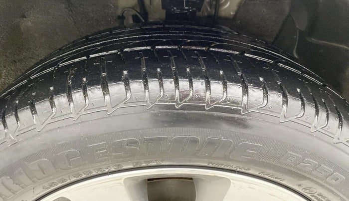 2015 Hyundai Elite i20 ASTA 1.2, Petrol, Manual, 59,293 km, Right Front Tyre Tread