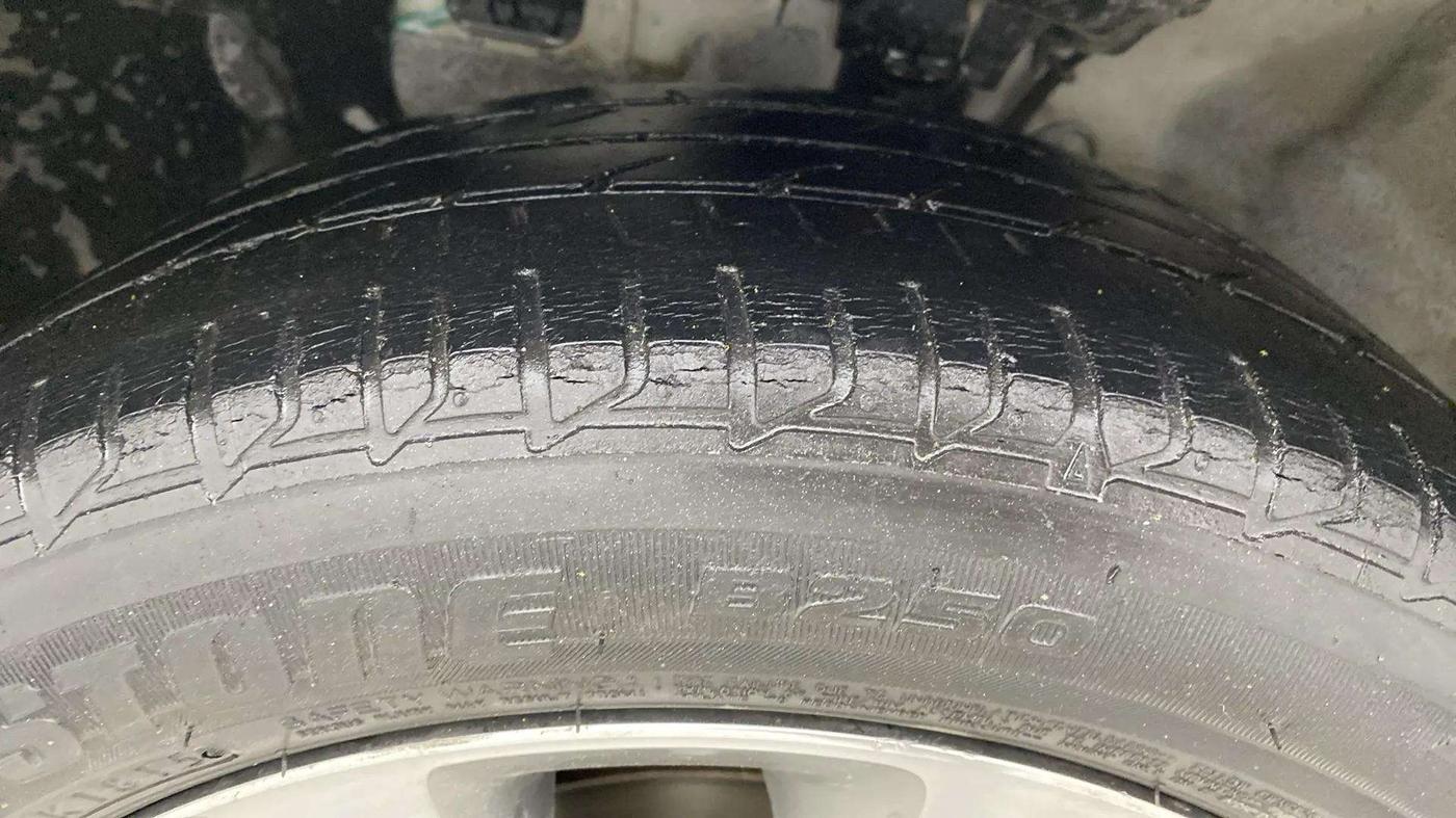 2015 Hyundai Elite i20 ASTA 1.2, Petrol, Manual, 59,293 km, Left Front Tyre Tread