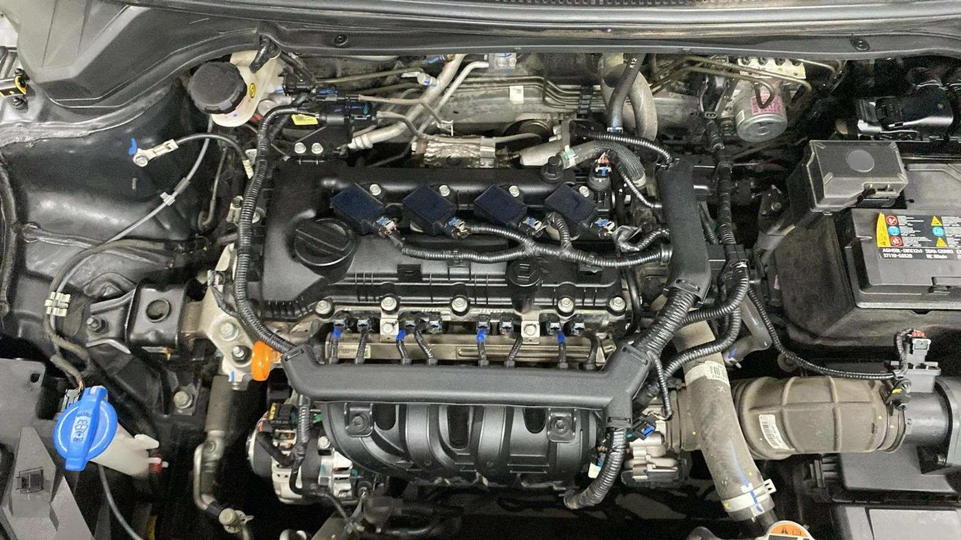 2024 Hyundai NEW I20 MAGNA 1.2 MT, Petrol, Manual, 7,496 km, Engine View