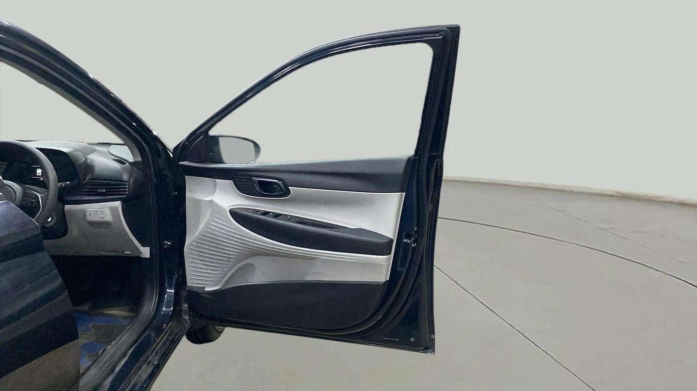 2024 Hyundai NEW I20 MAGNA 1.2 MT, Petrol, Manual, 7,496 km, RHS Front Door
