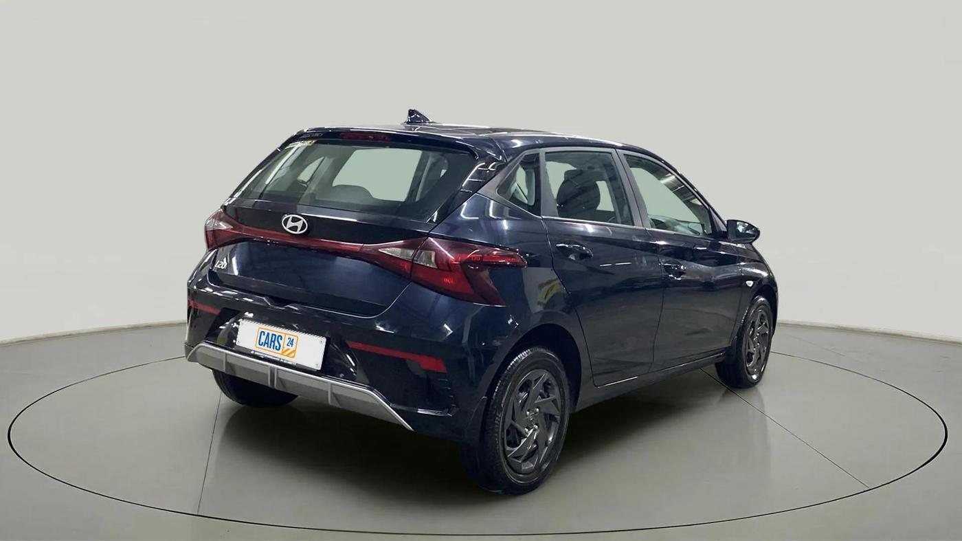 2024 Hyundai NEW I20 MAGNA 1.2 MT, Petrol, Manual, 7,496 km, Right Back Diagonal