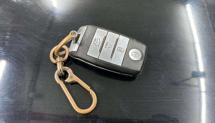 2023 KIA SONET HTK PLUS 1.0 IMT, Petrol, Manual, 13,934 km, Key Close Up