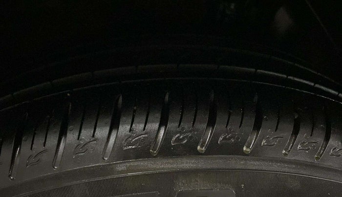 2023 KIA SONET HTK PLUS 1.0 IMT, Petrol, Manual, 13,934 km, Left Front Tyre Tread
