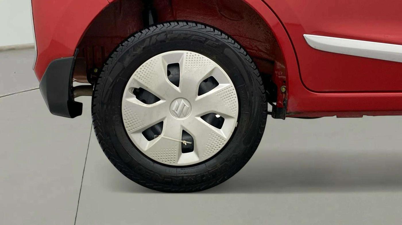 2024 Maruti Alto K10 VXI PLUS, Petrol, Manual, 13,486 km, Right Rear Wheel