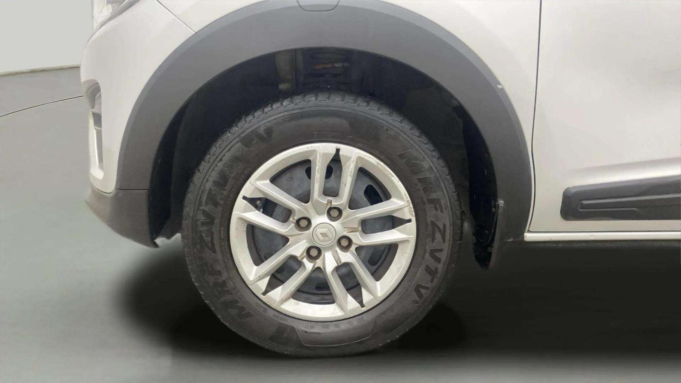 2021 Renault TRIBER RXT, Petrol, Manual, 36,329 km, Left Front Wheel