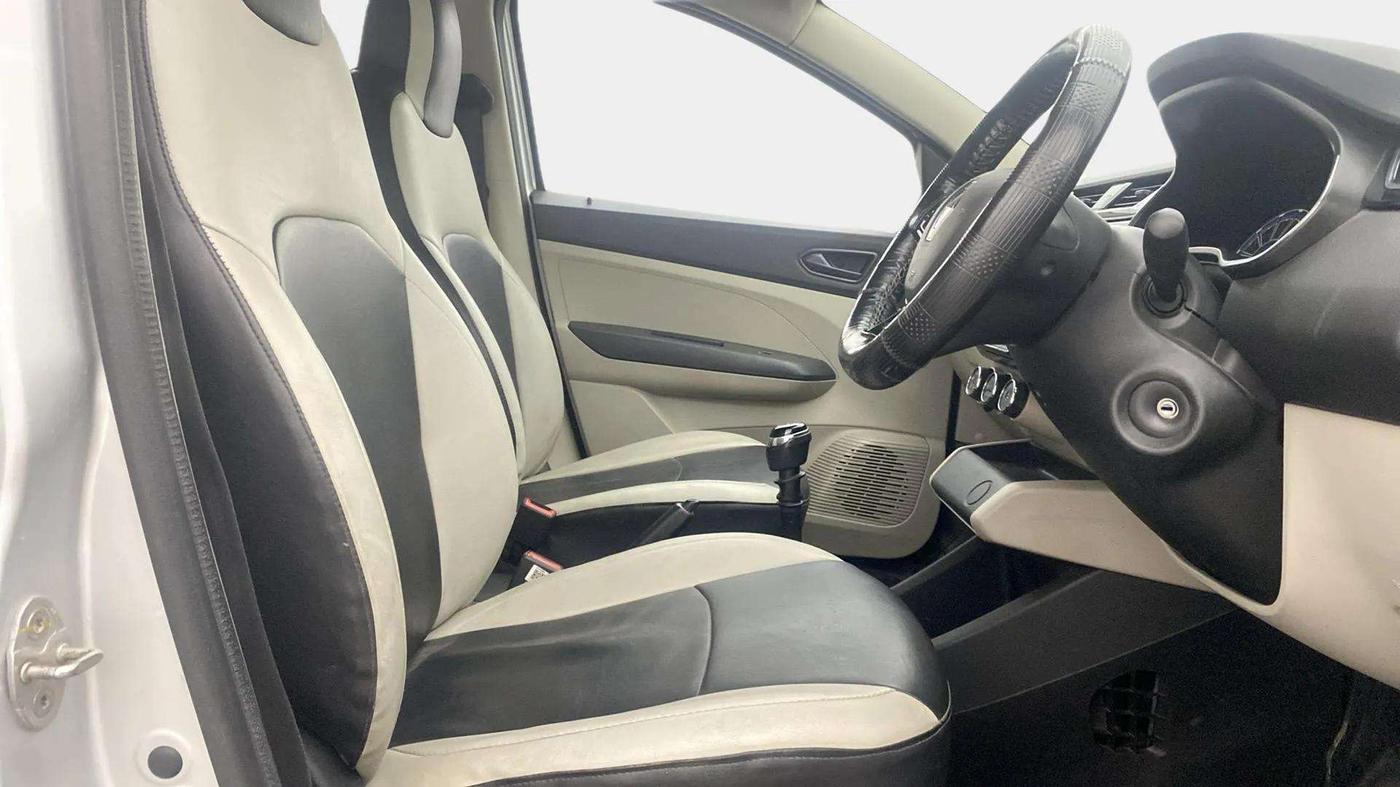 2021 Renault TRIBER RXT, Petrol, Manual, 36,329 km, Right Side Front Door Cabin