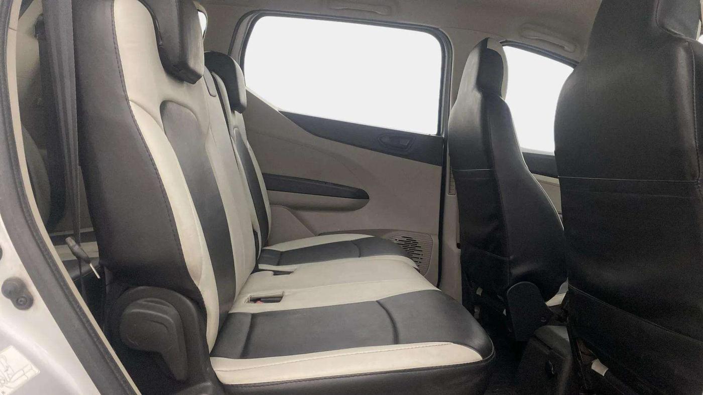 2021 Renault TRIBER RXT, Petrol, Manual, 36,329 km, Right Side Rear Door Cabin