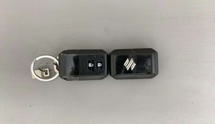 2019 Maruti Baleno ZETA PETROL 1.2, Petrol, Manual, 71,665 km, Key Close Up