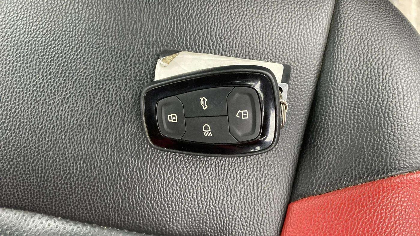 2020 Tata ALTROZ XZ PETROL, Petrol, Manual, 50,328 km, Key Close Up