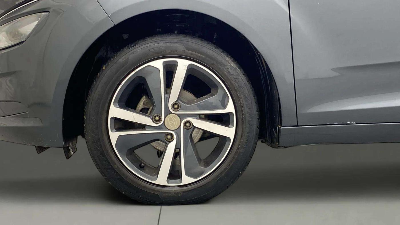 2020 Tata ALTROZ XZ PETROL, Petrol, Manual, 50,328 km, Left Front Wheel