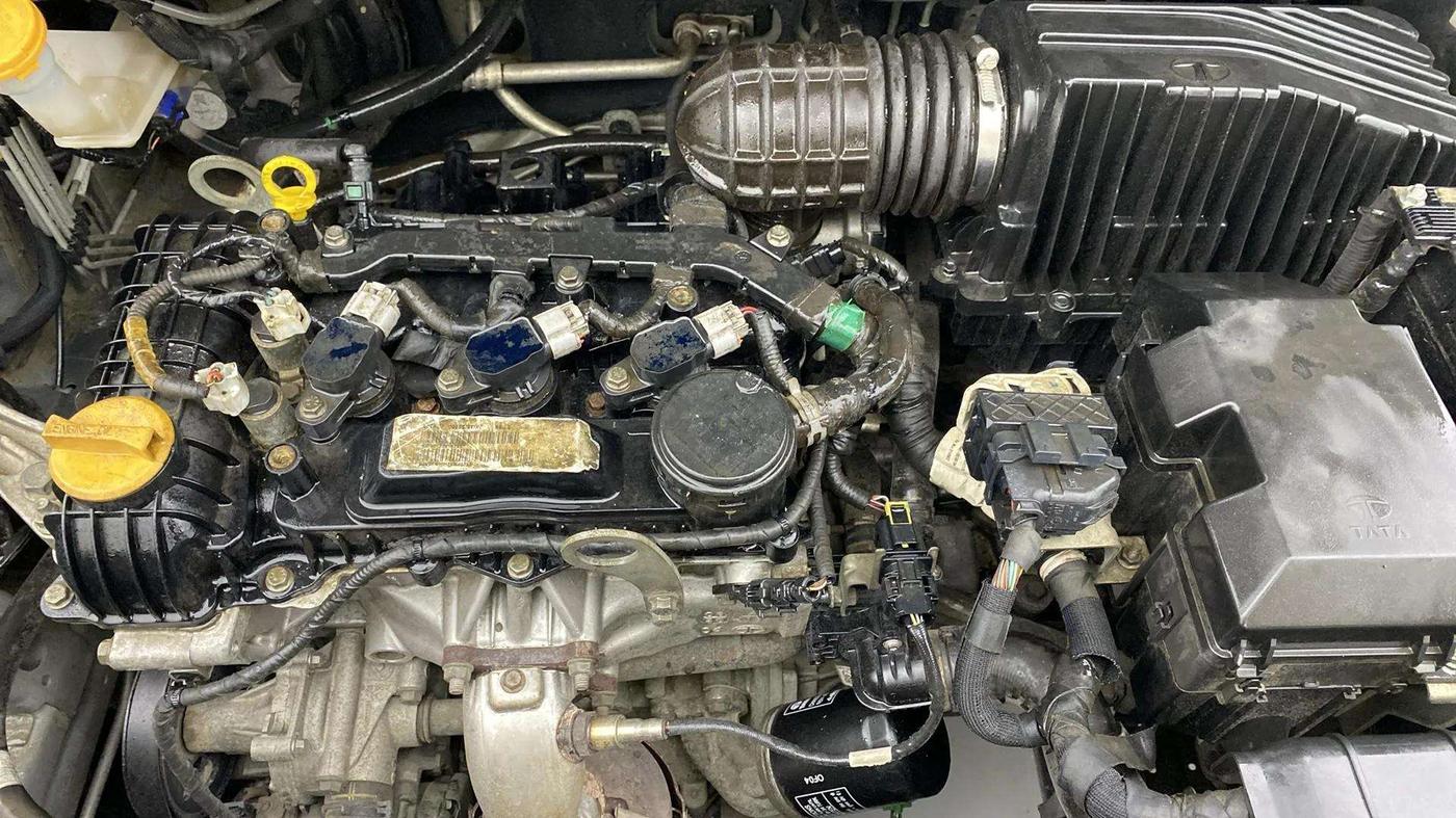 2020 Tata ALTROZ XZ PETROL, Petrol, Manual, 50,328 km, Engine View