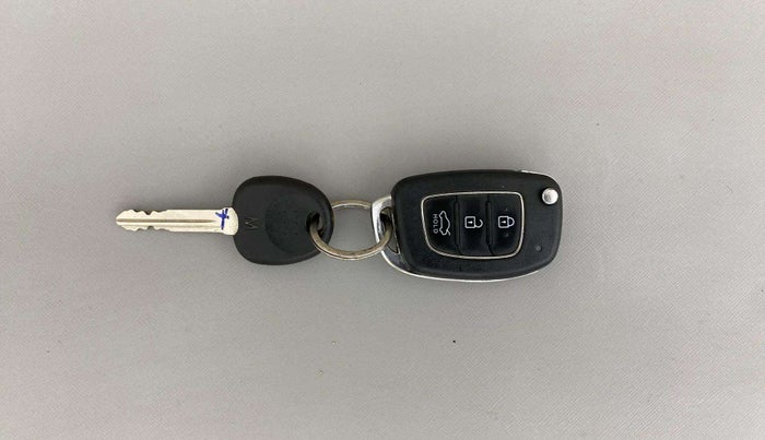 2021 Hyundai GRAND I10 NIOS SPORTZ 1.0 TURBO GDI, Petrol, Manual, 34,504 km, Key Close Up