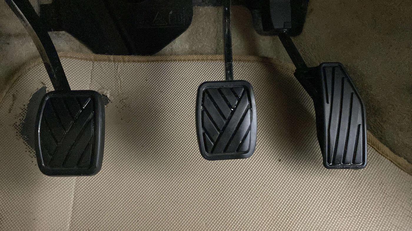 2020 Maruti Ertiga VXI CNG, CNG, Manual, 61,571 km, Pedals