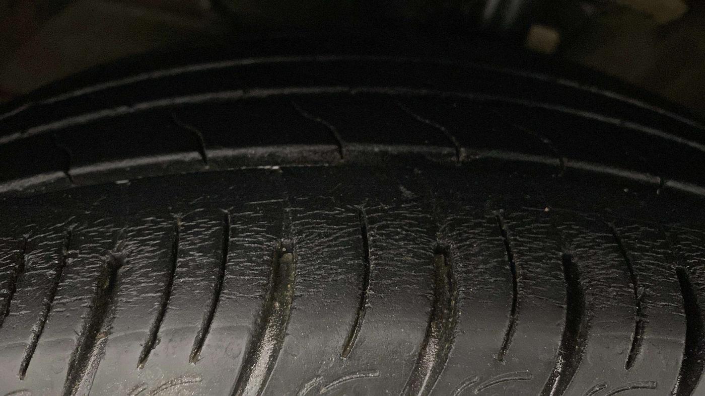 2020 Maruti Ertiga VXI CNG, CNG, Manual, 61,571 km, Left Front Tyre Tread