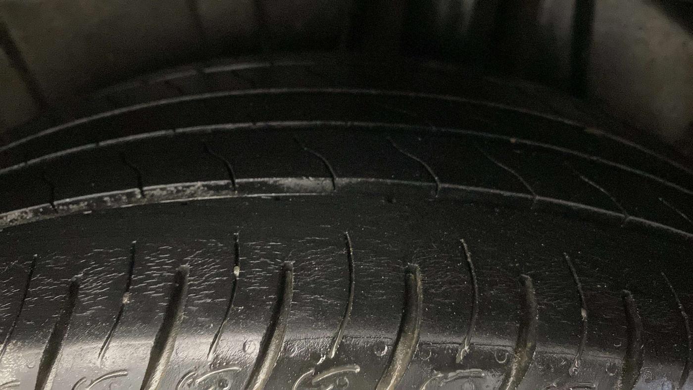 2020 Maruti Ertiga VXI CNG, CNG, Manual, 61,571 km, Left Rear Tyre Tread
