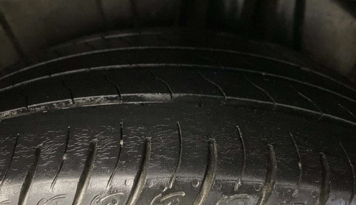 2020 Maruti Ertiga VXI CNG, CNG, Manual, 61,382 km, Left Rear Tyre Tread