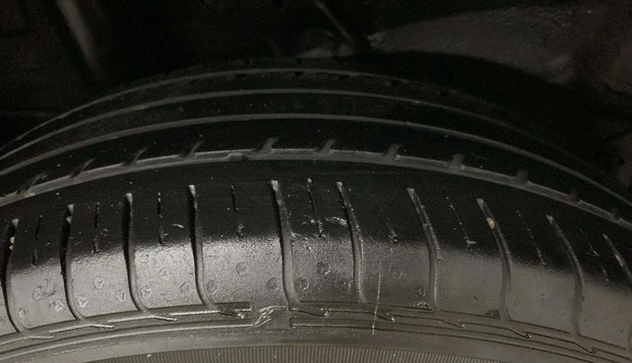 2020 Hyundai VENUE S 1.2, Petrol, Manual, 33,406 km, Left Rear Tyre Tread