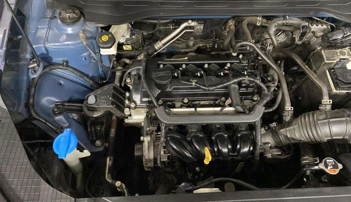 2020 Hyundai VENUE S 1.2, Petrol, Manual, 33,406 km, Engine View - Right