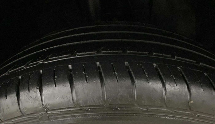 2020 Hyundai VENUE S 1.2, Petrol, Manual, 33,406 km, Left Front Tyre Tread