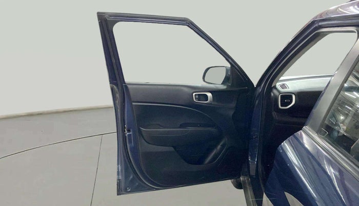 2020 Hyundai VENUE S 1.2, Petrol, Manual, 33,406 km, LHS Front Door