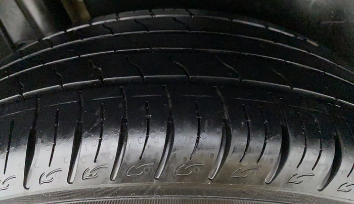 2020 Maruti Vitara Brezza VXI, Petrol, Manual, 35,100 km, Right Front Tyre Tread