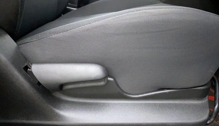 2020 Maruti Vitara Brezza VXI, Petrol, Manual, 35,100 km, Driver Side Adjustment Panel