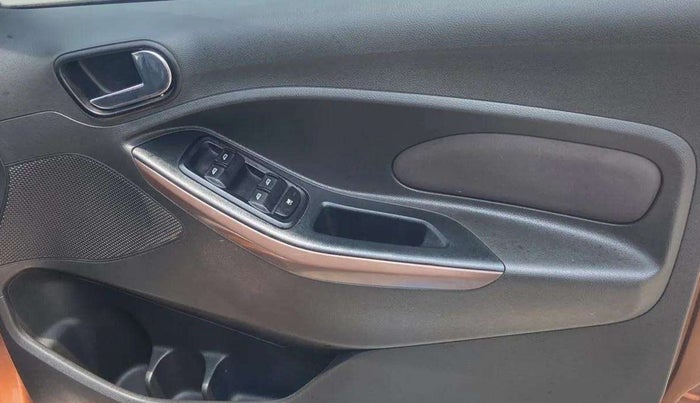 2018 Ford FREESTYLE TITANIUM 1.2 PETROL, Petrol, Manual, 73,477 km, Driver Side Door Panels Control