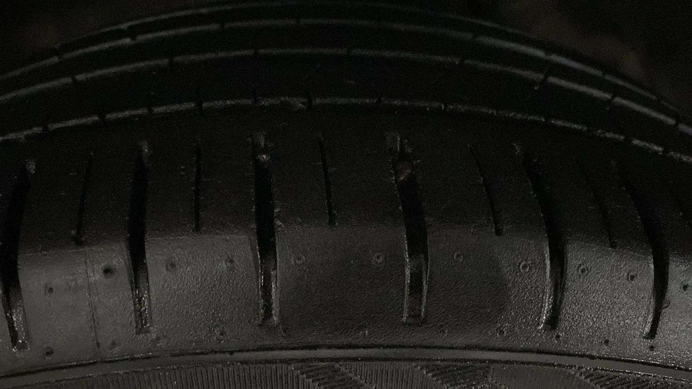 2024 Maruti Baleno  ZETA CNG 1.2L, CNG, Manual, 41,406 km, Right Rear Tyre Tread