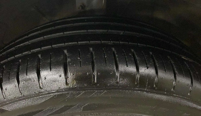 2024 Maruti Baleno  ZETA CNG 1.2L, CNG, Manual, 41,406 km, Left Front Tyre Tread